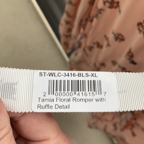 A beautiful romper - Picture 6 of 10